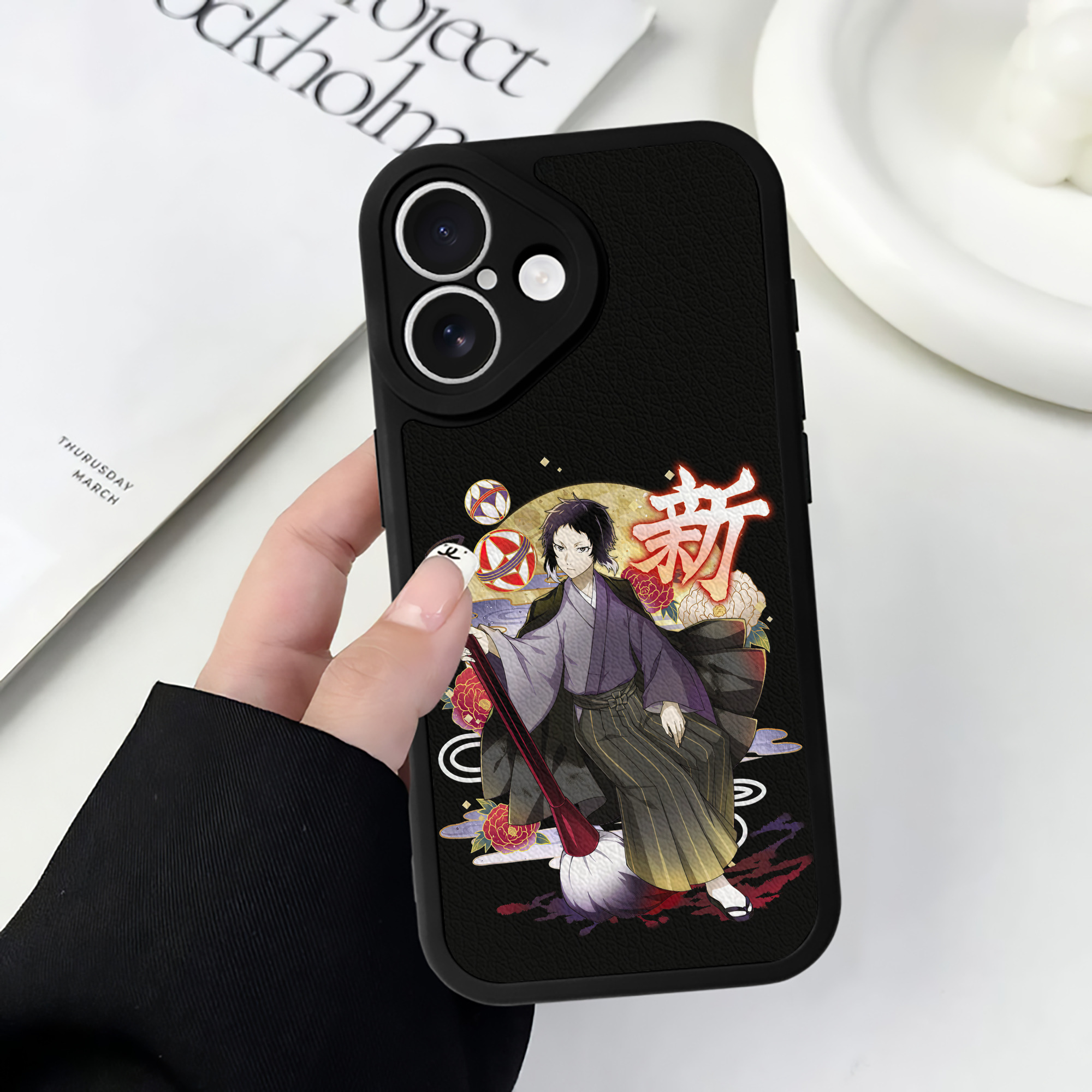 （画像用） 文豪ストレイドッグス Bungo Stray Dogs 【iPhone 16シリーズ対応】シリコンスマホケース（レザー調） 材質：シリコン